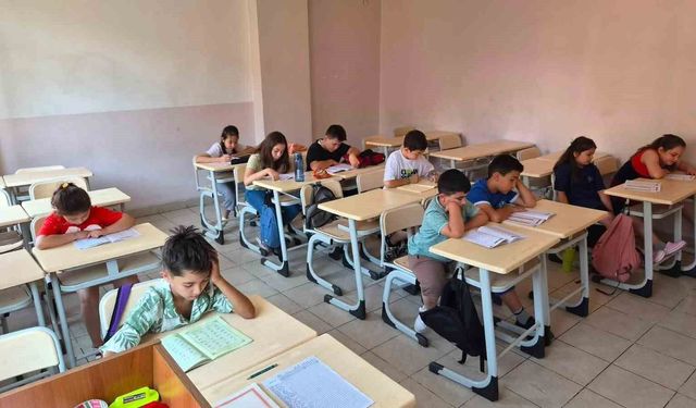 Eskişehir'de gençler yaz okulunda hem eğleniyor hem öğreniyor