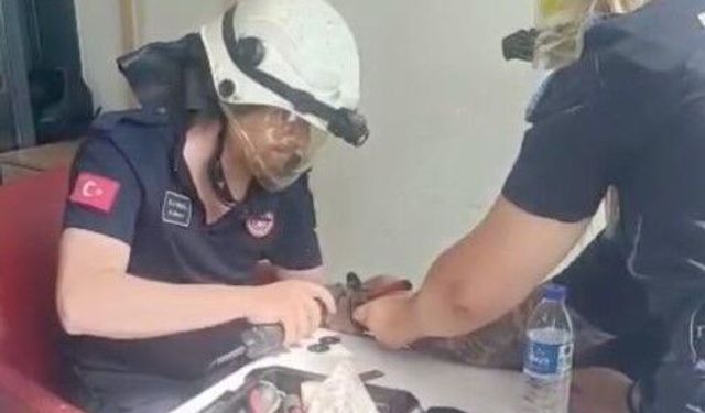 Eskişehir'de hastanede ilginç olay: Mahkumun kelepçesi sıkışınca...