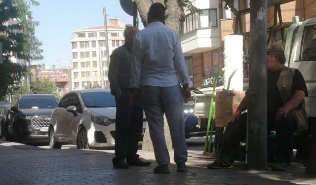 Eskişehir’de köşe başlarını dilenciler tuttu, vatandaş rahatsız!