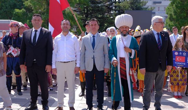 Nasreddin Hoca Festivali Eskişehir sokaklarını renklendirdi!