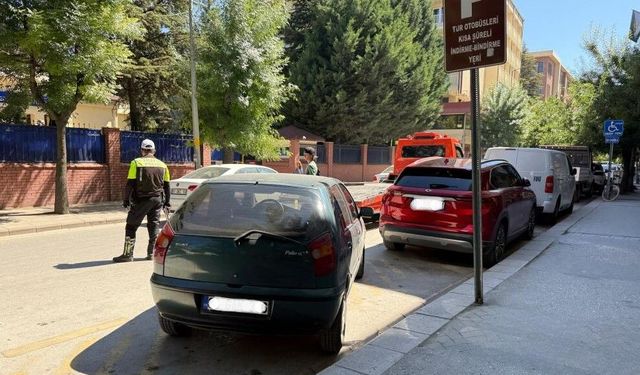 Eskişehir'de tur otobüslerine ayrılan yeri de işgal ettiler!