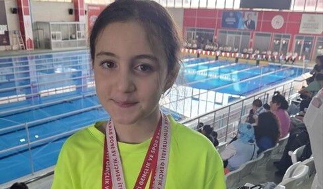 Küçük yüzücü Nilsu başarıyı yakaladı