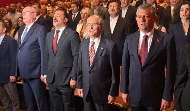 Özgür Özel Eskişehir’de partililerle buluştu: Grup toplantısı başladı!