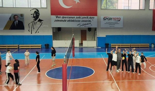 Karatecilerden antrenman sonrası keyifli etkinlik