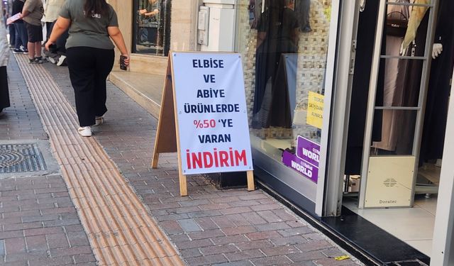 Eskişehir'de düğün sezonu mağazaları hareketlendirdi