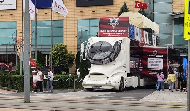 Kartal Store TIR'ı Eskişehirlilerle buluşmaya devam ediyor