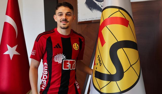 Eskişehirspor'dan iki futbolcuyla yeni sözleşme!