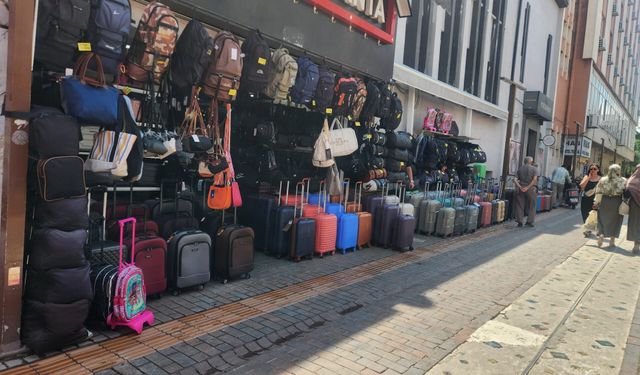 Eskişehir'de tatil hazırlığı başladı, valiz satışları arttı