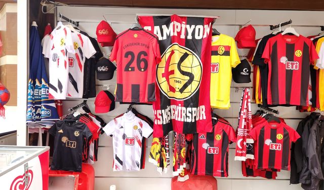 Eskişehirspor formalarına taraftarlardan yoğun ilgi
