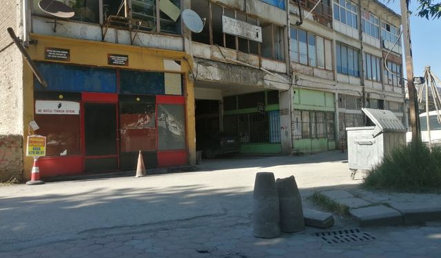 Eskişehir Pasajı’nda polis denetimi: Bir işletme mühürlendi