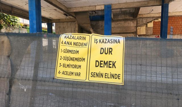 Eskişehir'de inşaat alanındaki uyarı tabelası dikkat çekti