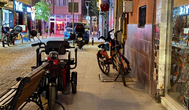 Eskişehir'de kaldırım bu kez bisiklet ve motosikletlere kaldı