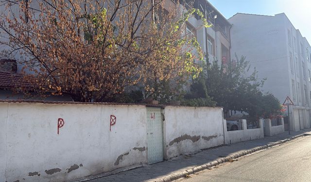 Eskişehir’de korkunç olay: Arkadaşını öldürdü, suç aleti çöpte bulundu!