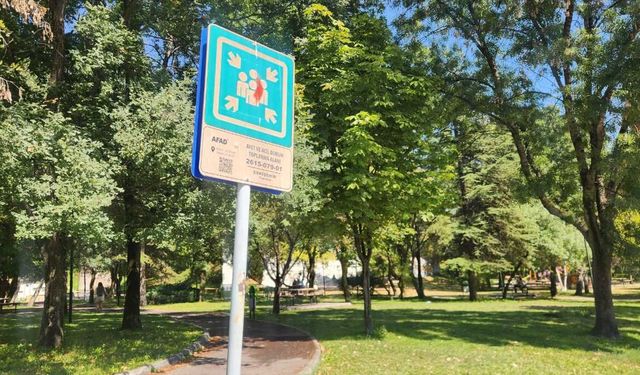 Uluönder 75. Yıl Parkı yeşil alanıyla dikkat çekiyor