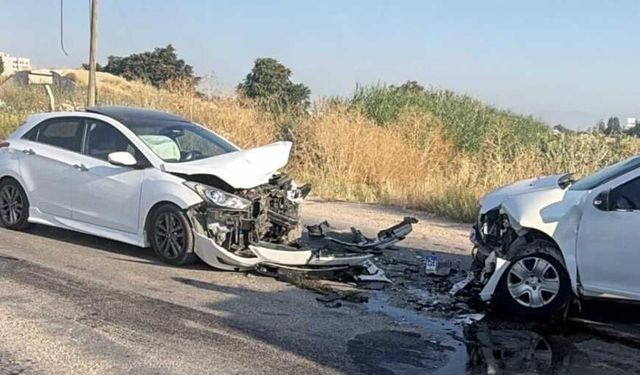 Eskişehir’de faciadan dönüldü! İki araç hurdaya döndü