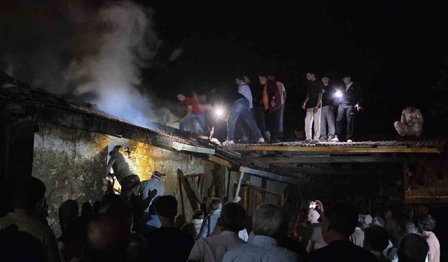 Kütahya'da samanlıkta korkutan yangın