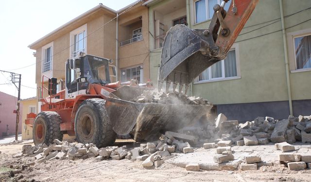 Büyükdere, Vadişehir ve Ihlamurkent’te yollar yenileniyor