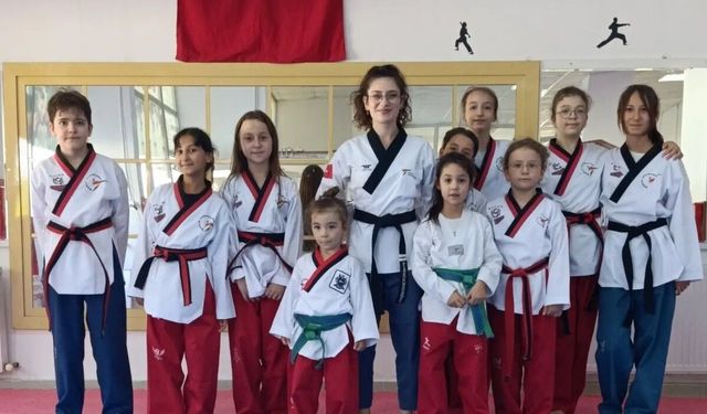 Poomsae dersleri yüksek tempoda sürüyor