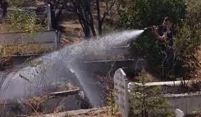 Eskişehir’de kuru otlar tutuştu: Alevler kabirlere sıçradı