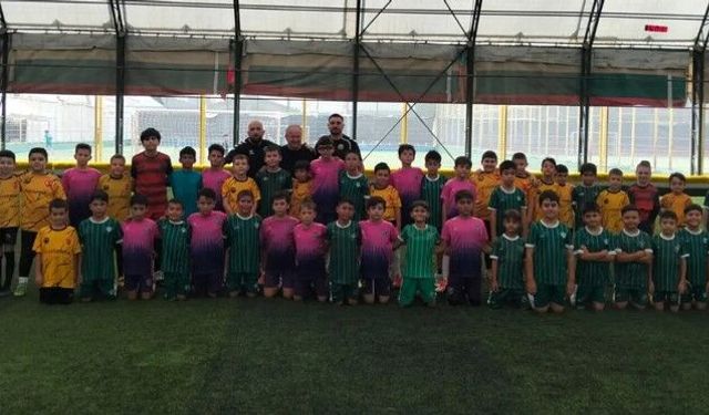 Küçük kramponlar dostluk maçlarında karşılaştı