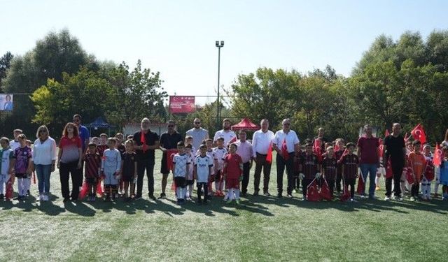 Mini Minikler sahaya çıkıyor