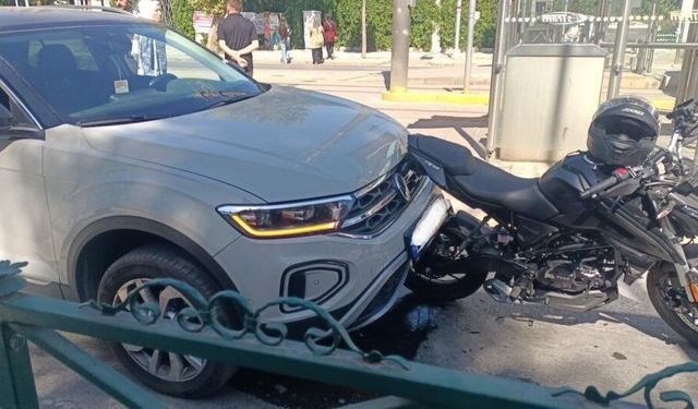 Eskişehir'de yayalara yol verirken, araç arkadan çarptı!