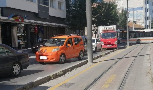 Eskişehir'deki o cadde sürücülerin çilesi değişmiyor!