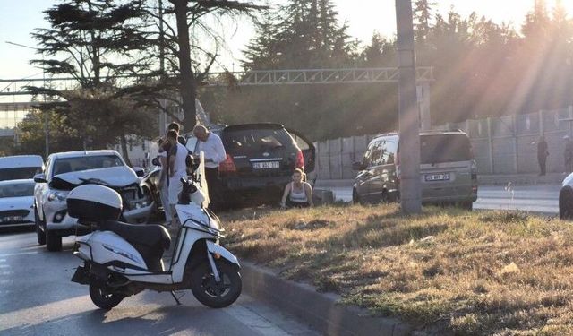 Eskişehir’de korkutan kaza! Otomobil refüje savruldu