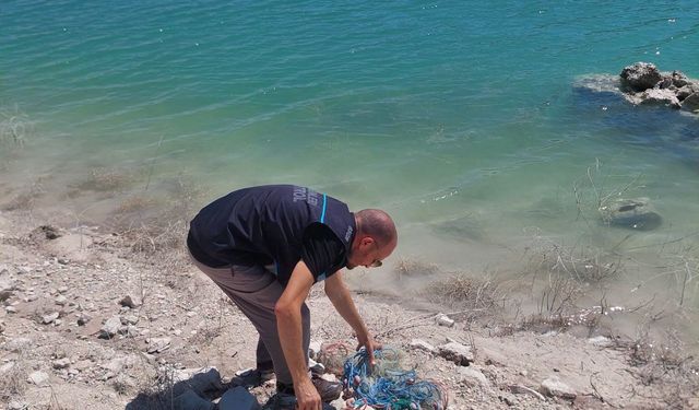Çavdarhisar Barajı’nda kaçak av denetimi: Sahipsiz ağa el konuldu