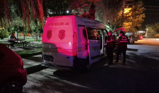 Eskişehir'de hareketli gece: Apartmanın ikinci katından düştü!