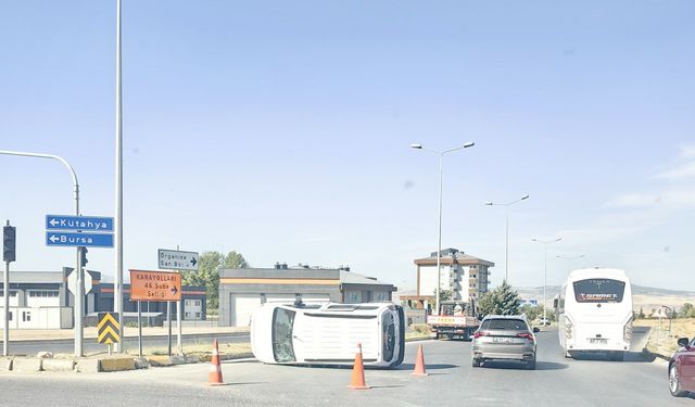 Eskişehir’de iki araç çarpıştı: 5 kişi hastanelik oldu