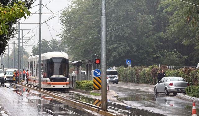 Eskişehir’de tramvay ulaşımını aksatan arıza: Ekipler seferber oldu