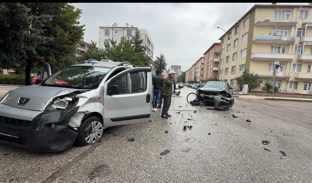 Eskişehir'de kaza sonrası ortalık gerildi: Polis güçlükle ayırdı