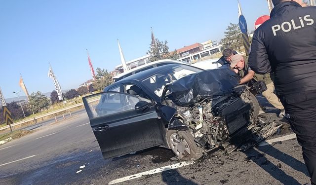Kütahya-Eskişehir kara yolunda trafik kazası: 6 yaralı!