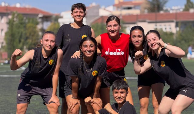Dişi Şimşekler yeni sezon hazırlıklarına start verdi
