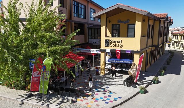 Eskişehir Sanat Sokağı’nda seramik şöleni başladı