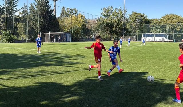 Küçük futbolcu talihsiz bir sakatlık geçirdi