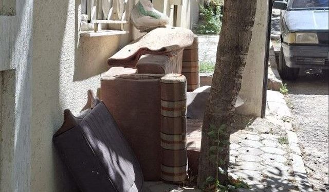 Eskişehir'deki atıklar aylardır kaldırımda