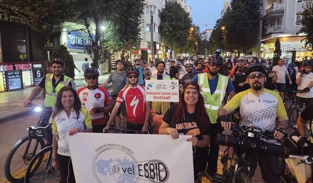 Bisikletliler kortejde yerini aldı