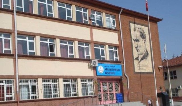 Eskişehir'deki makaslı tehdit iddiasına okul yönetiminden açıklama!