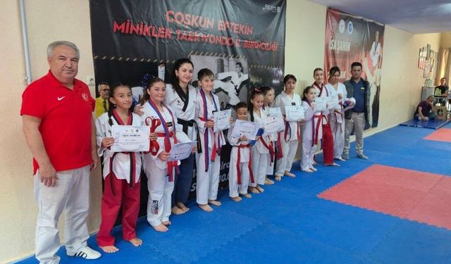 Şahinsporlular yeni kuşaklarını bağladı