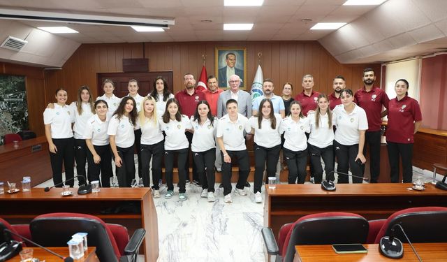 Eskişehir’de Şehrin Kızları’ndan Başkan Kurt’a ziyaret