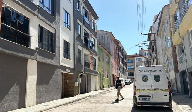 Eskişehir'de down sendromlu çocuk 3’üncü kattan düşerek ağır yaralandı!