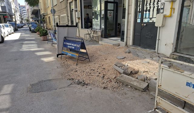 Eskişehir Hamamyolu’nda kaldırımlar onarım bekliyor