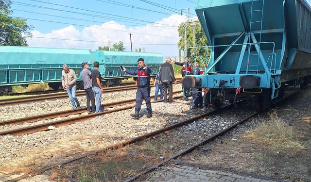 Eskişehir tren istasyonunda facianın eşiğinden dönüldü: 1’i çocuk 2 yaralı