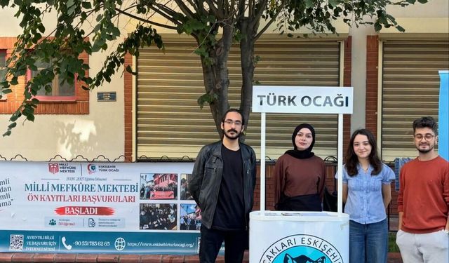 Eskişehir’de üniversite öğrencileri dikkat! Türk Ocağı stant açtı