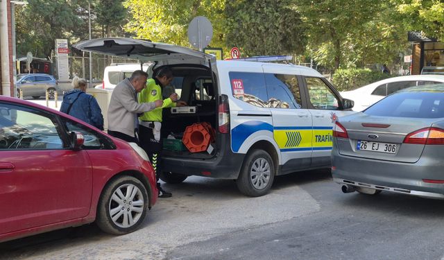 Eskişehir’de yaşlı adama araç çarptı!