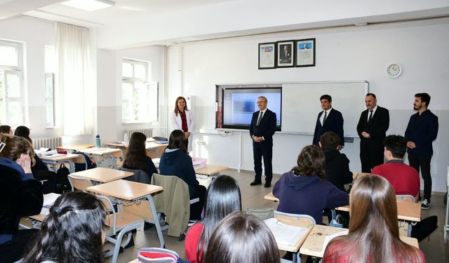 Eskişehir İl Millî Eğitim Müdüründen okul ziyareti