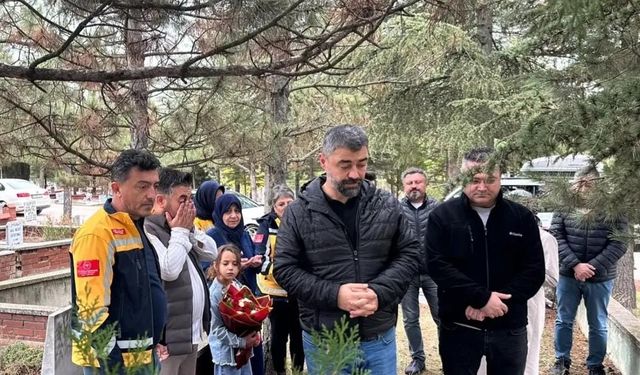 Eskişehir'de 15 yıl önce görev başında şehit olmuştu! ı! Kabri başında anıldı