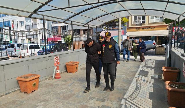 Husumetlisini silahla yaralamıştı! Eskişehir’de 2 şüpheli adliyeye sevk edildi